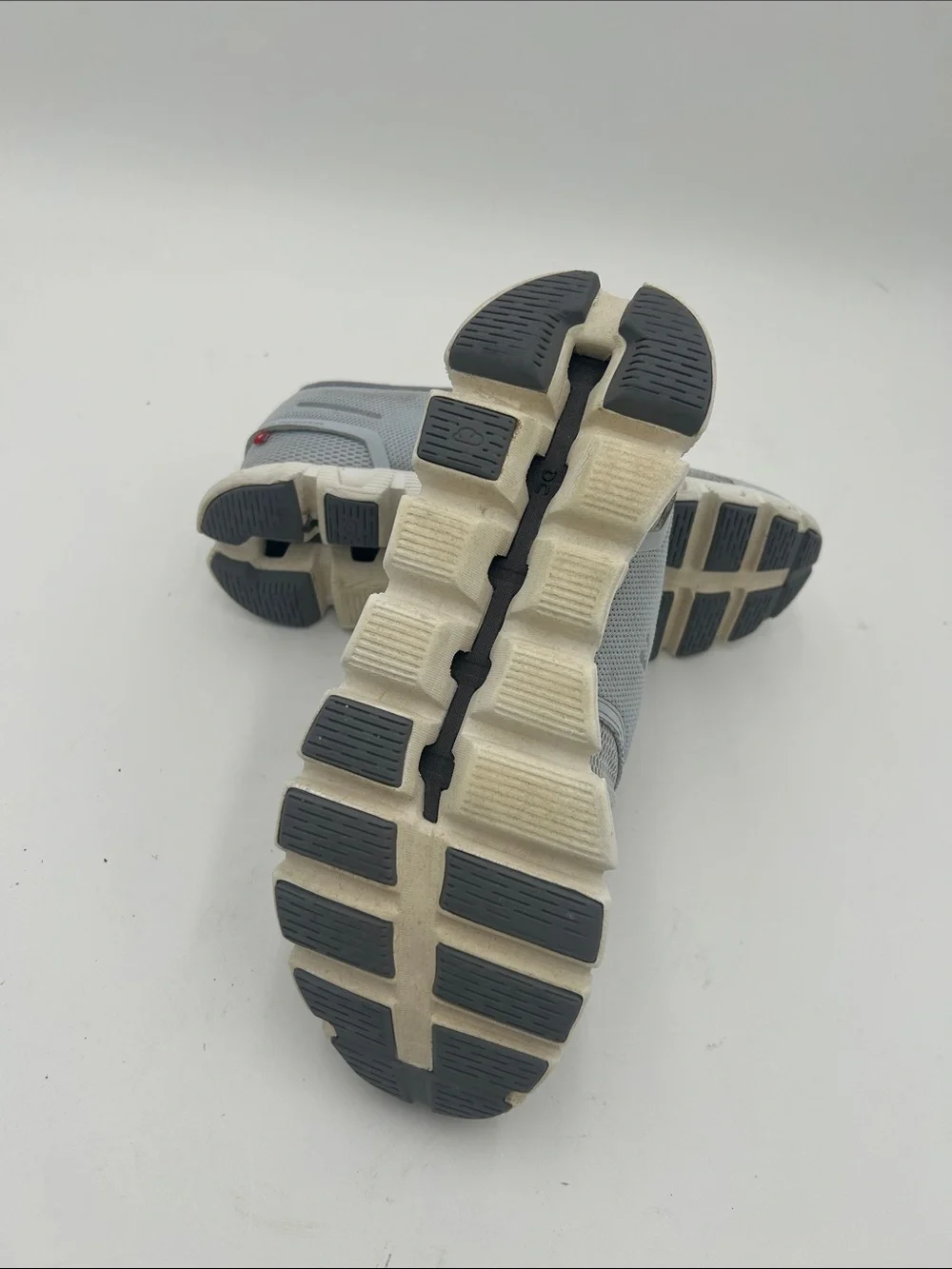 On Running Cloudswift Athletic Shoes in Light Gray and Dark Gray